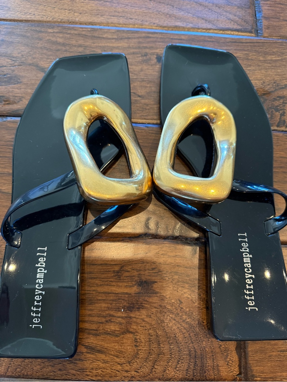 Jeffrey Campbell Linques 2 Flat Sandal in Black & Gold - worn once - Sz 7